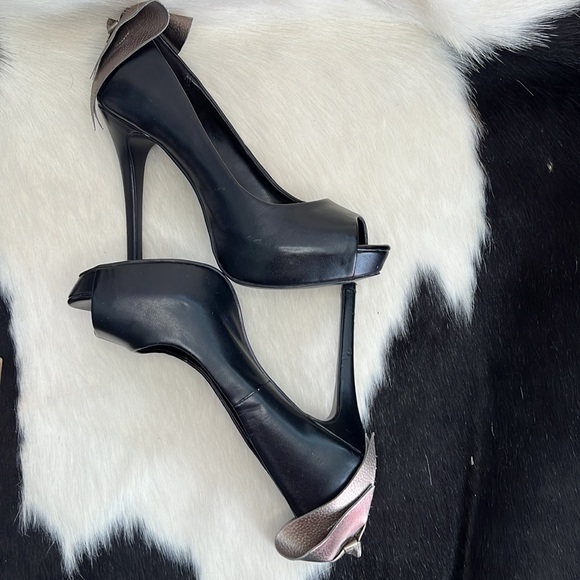 ELLE bow on back of the black faux leather platform heels Size 7 M stilettos. - Picture 13 of 16
